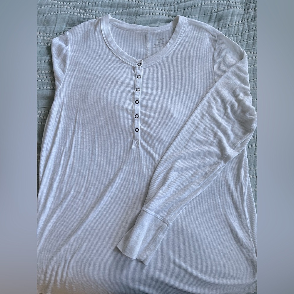 Aerie Henley